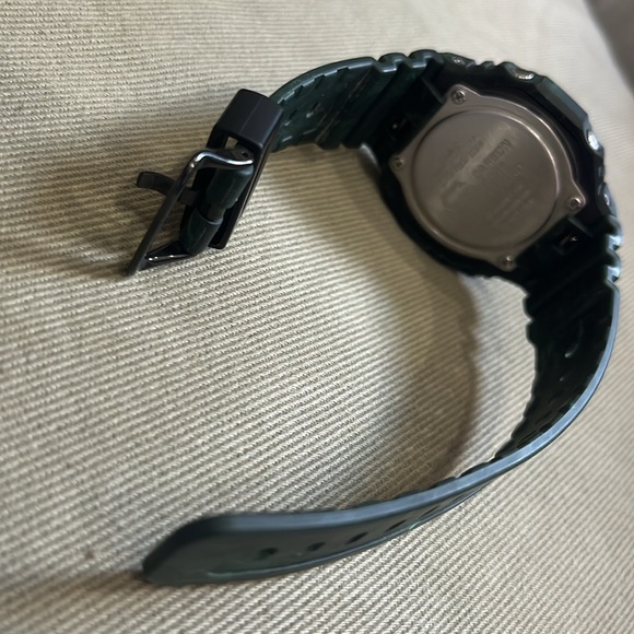 Limited edition color (green carbon) Casio GSHOCK GA2100 (CasiOak) - like new - Picture 3 of 7